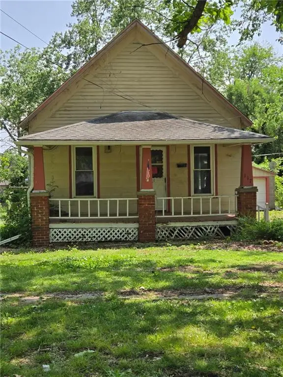 117 Pacific Avenue, Osawatomie, KS 66064 - #2