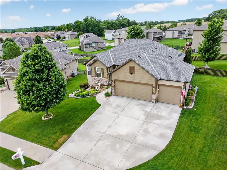 13300 N Copper Ridge Drive, Platte City, MO 64079 - #2