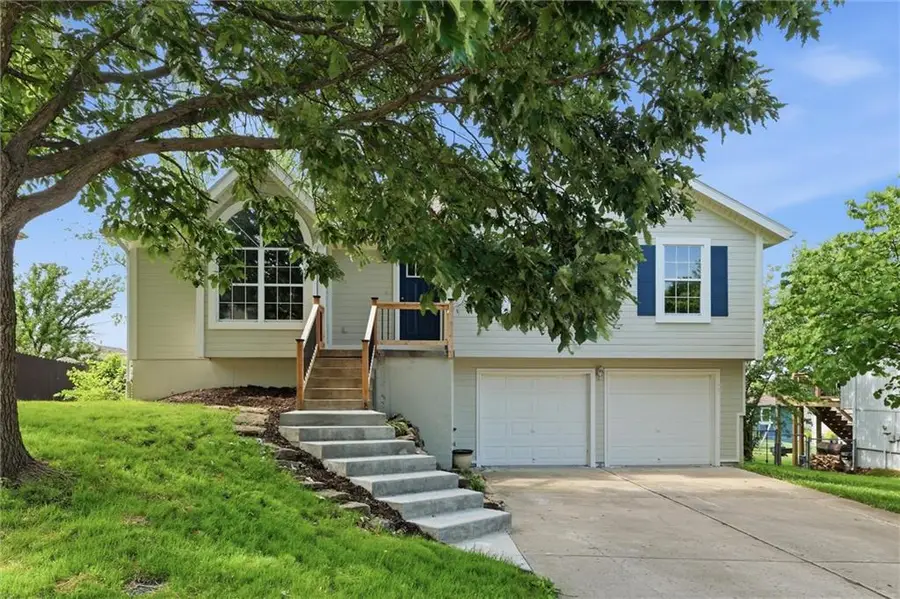 1611 Stasi Avenue, Raymore, MO 64083 - #2