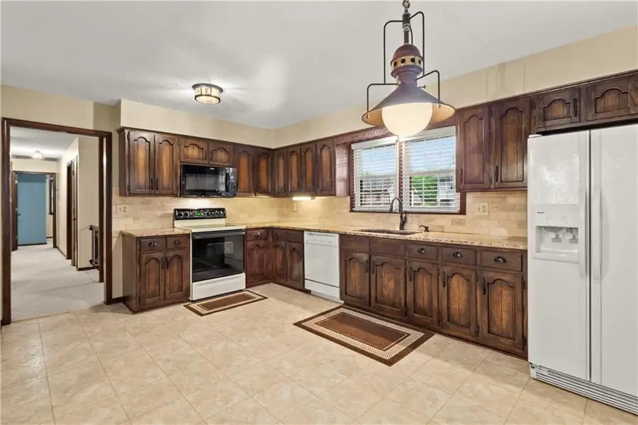 2505 S Whitney Avenue, Independence, MO 64057 - #3