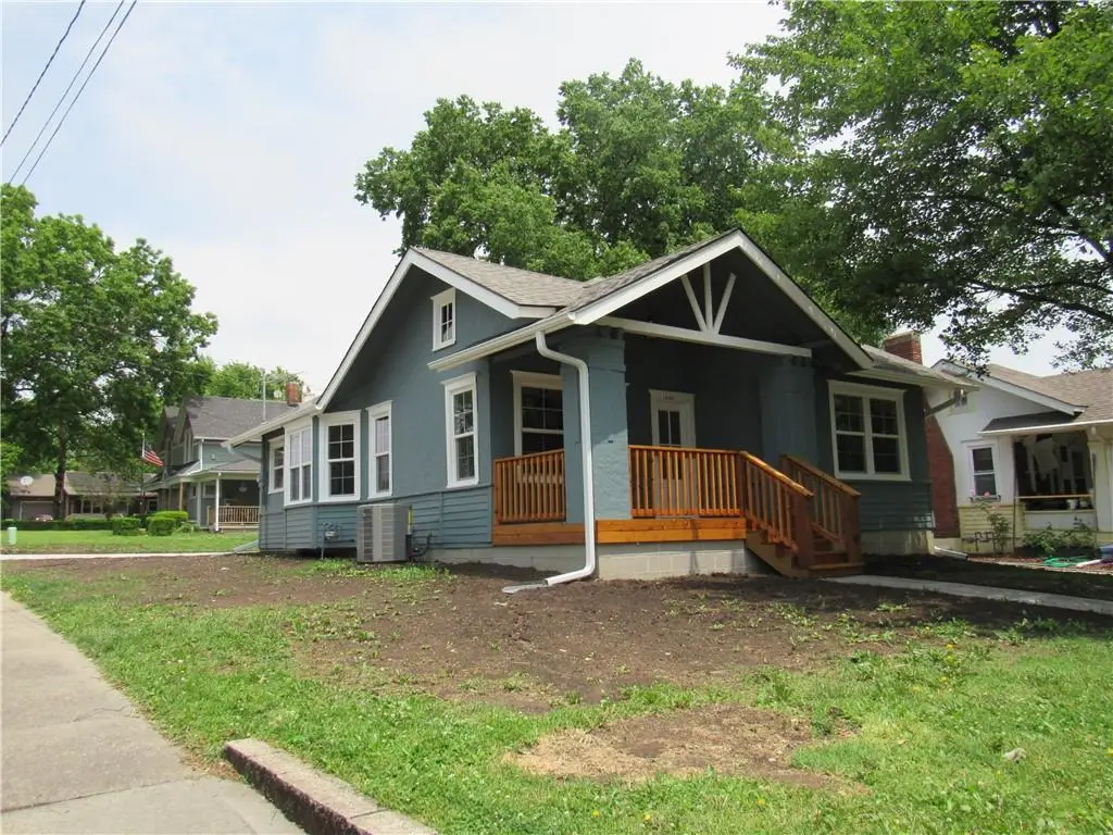 1000 E Pearl Street, Harrisonville, MO 64701 - #1