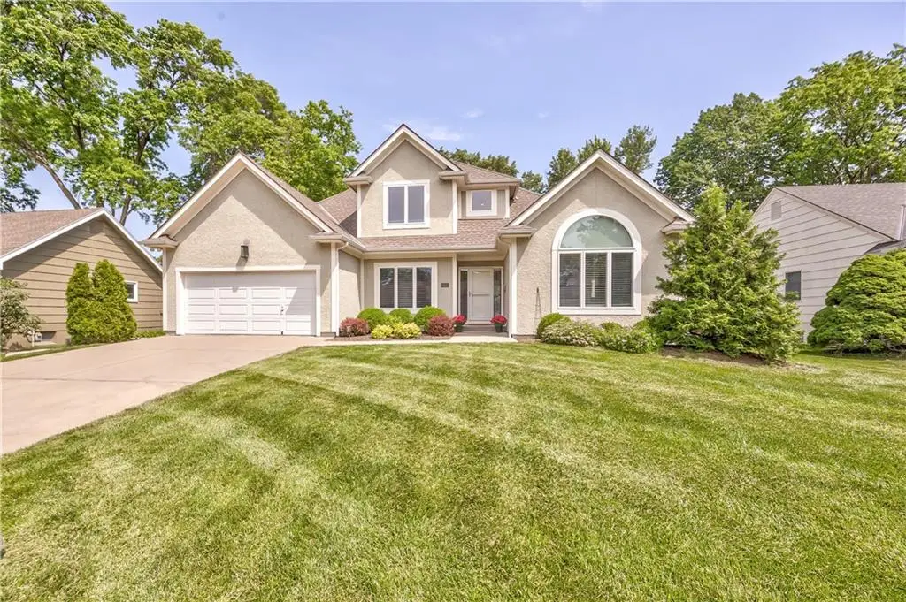 6424 W 100th Terrace, Overland Park, KS 66212 - #1