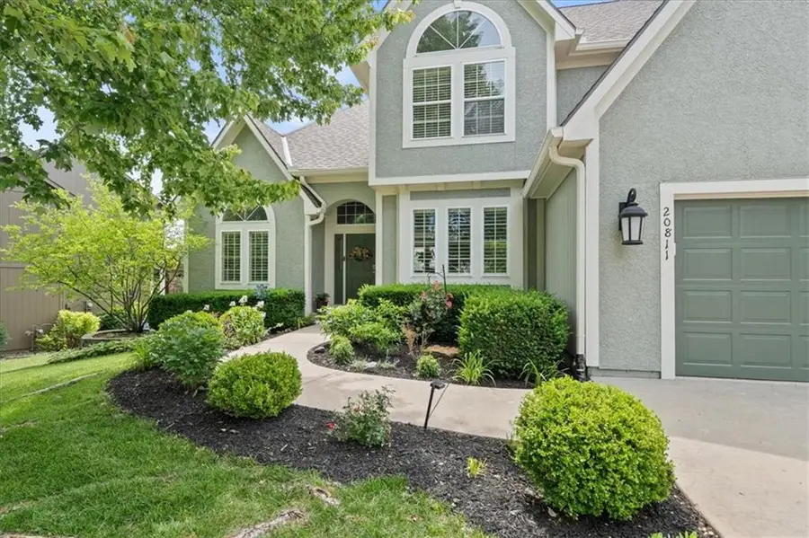 20811 W 100th Street, Lenexa, KS 66220 - #2
