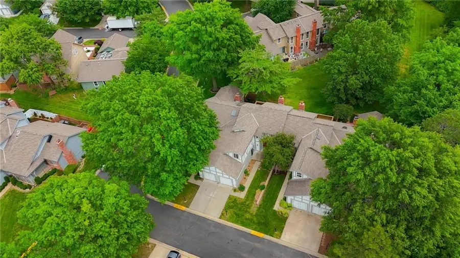10103 Edelweiss Circle, Merriam, KS 66203 - #2