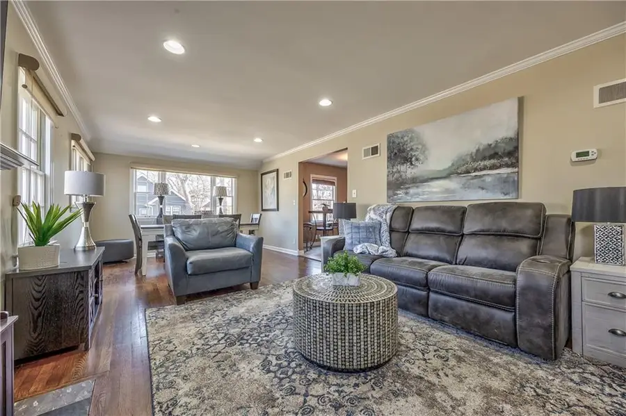 6203 Morningside Drive, Kansas City, MO 64113 - #2
