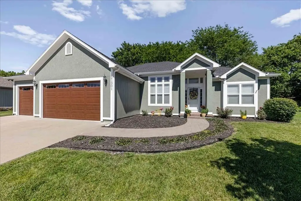 21301 Noble Street, Spring Hill, KS 66083 - #1