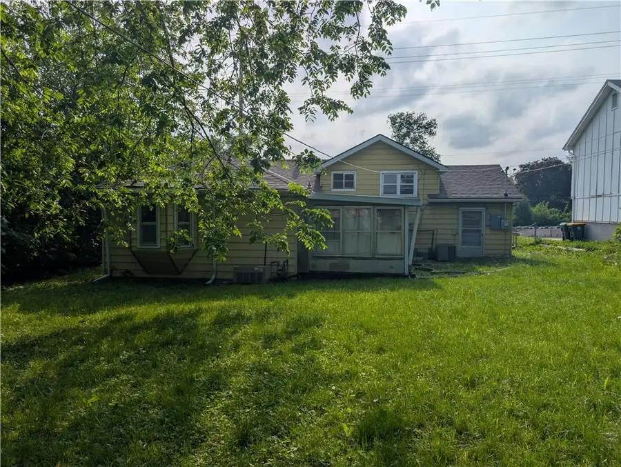 4417 N Oak Trafficway, Kansas City, MO 64116 - #2