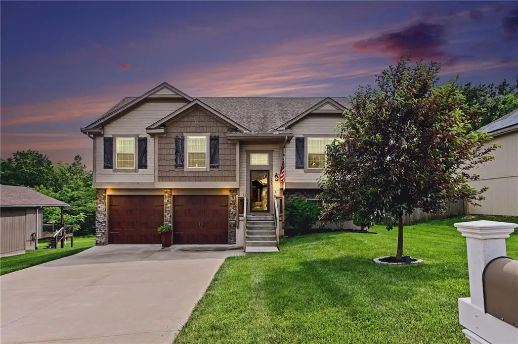 203 E Woodland Avenue, Lone Jack, MO 64070 - #1