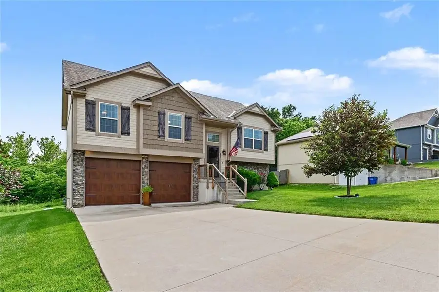 203 E Woodland Avenue, Lone Jack, MO 64070 - #2