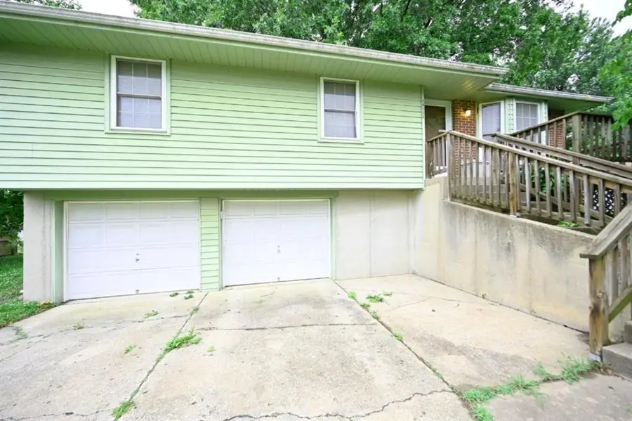 10526 N Walnut Street, Kansas City, MO 64155 - #2