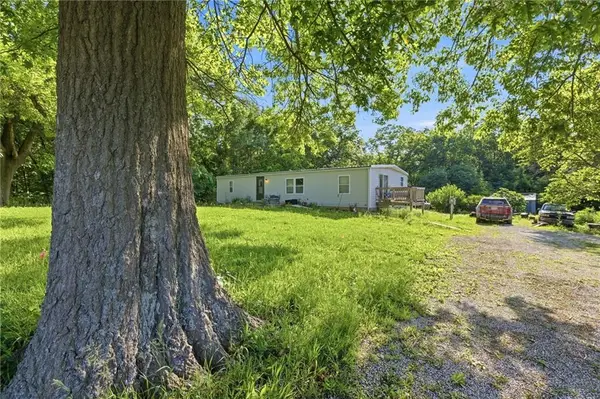22207 S Excelsior Road, Harrisonville, MO 64701