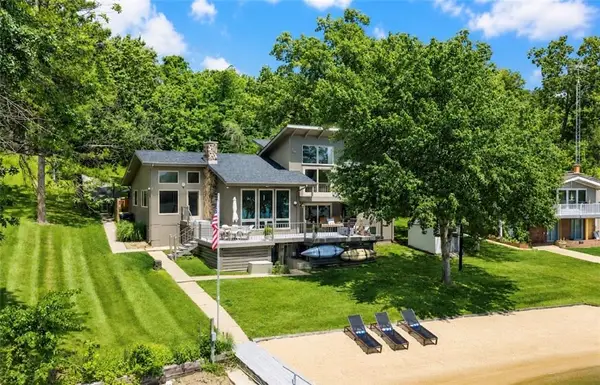 1060 Fowlers Point, Camdenton, MO 65020