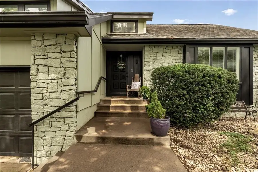 213 NE Landings Court, Lees Summit, MO 64064 - #3