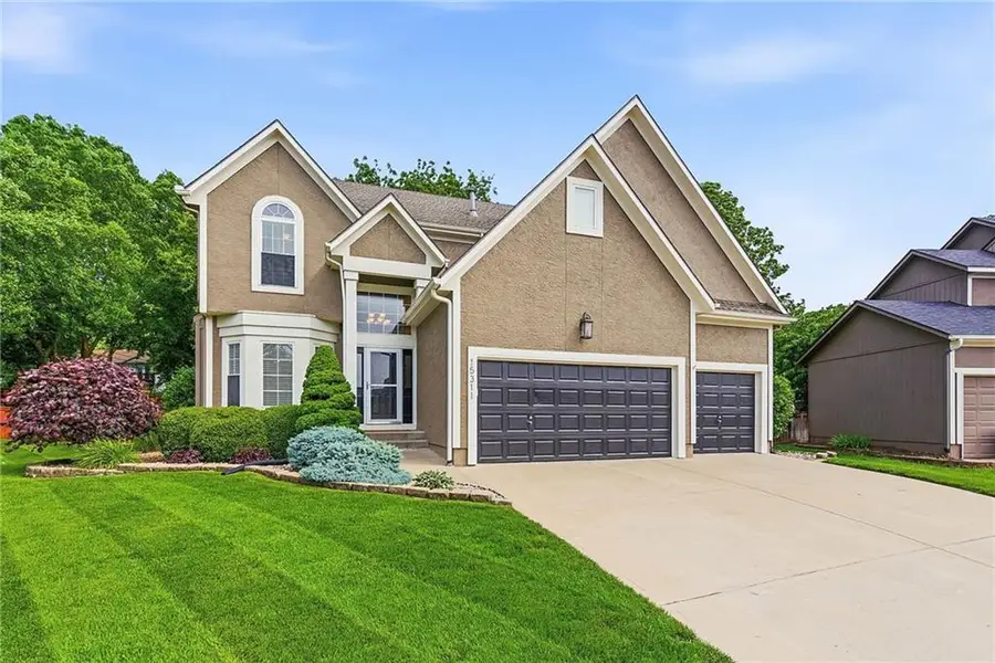 15311 S Navaho Drive, Olathe, KS 66062 - #2