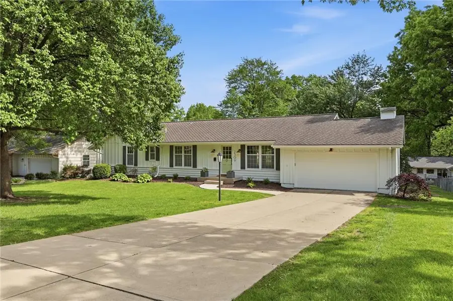2309 W 104th Street, Leawood, KS 66206 - #3