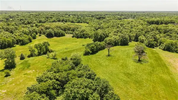 5098 Highway Jj Highway, Moberly, MO 65270
