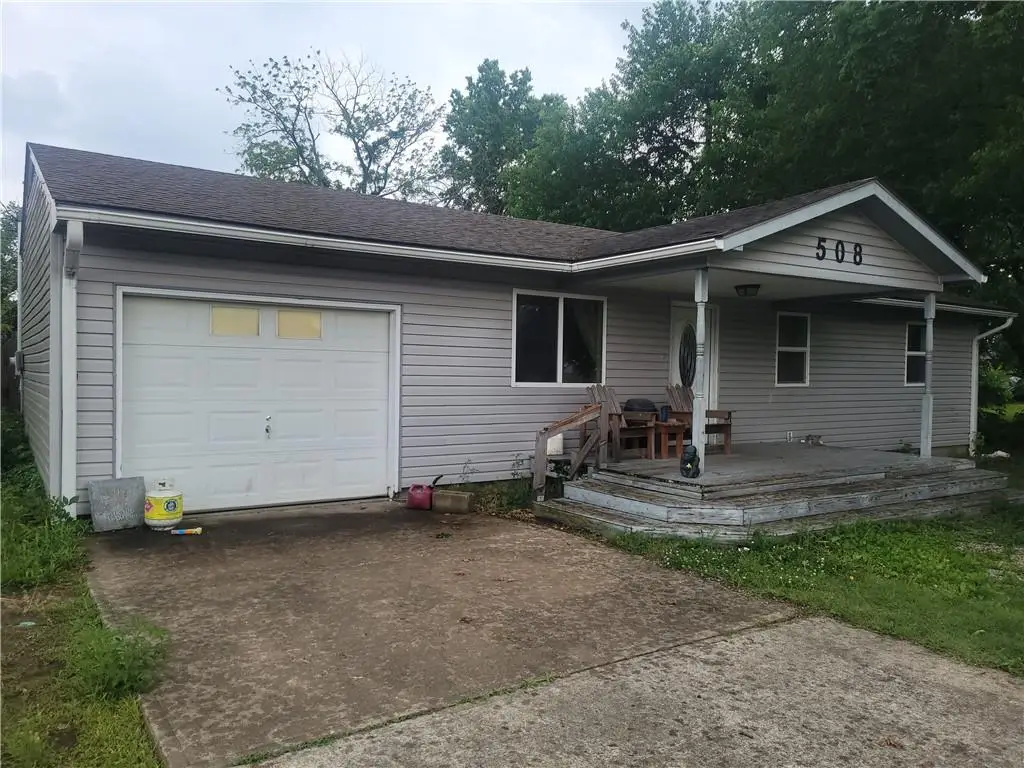 508 S Sinnet Street, Girard, KS 66743 - #1