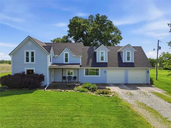 28821 S Famuliner Road, Garden City, MO 64747