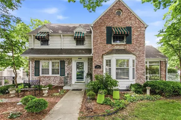 804 Romany Road, Kansas City, MO 64113