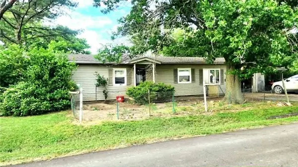 300 N Cayuga Street, Frontenac, KS 66763