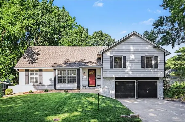 9740 Riggs Street, Overland Park, KS 66212