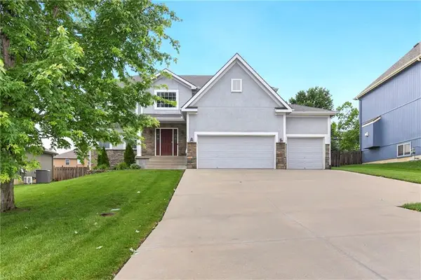 1354 Granite Street, Lansing, KS 66043