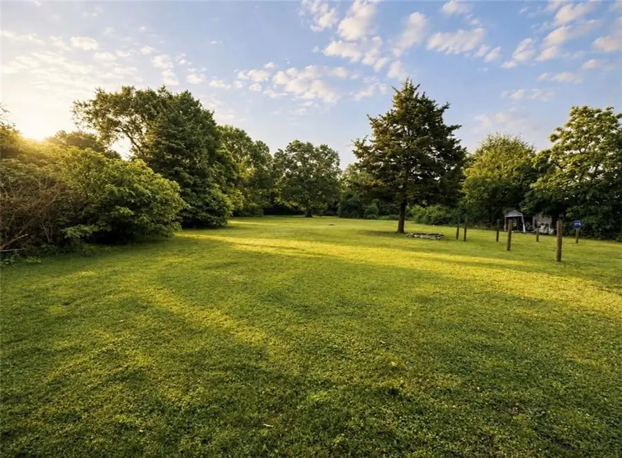 406 S Pesavento Street, Pittsburg, KS 66762 - #3