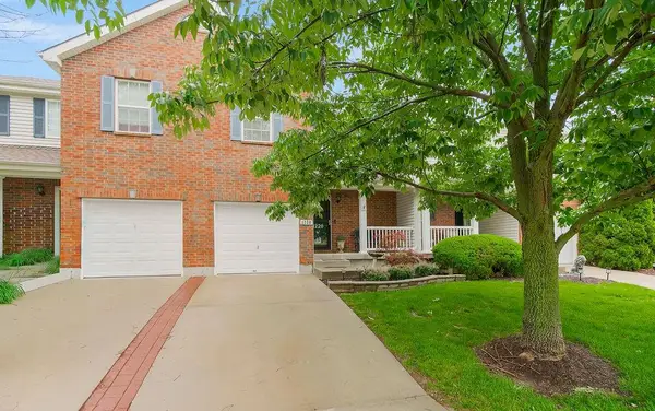 1220 SW Wysteria Drive, Lee's Summit, MO 64082