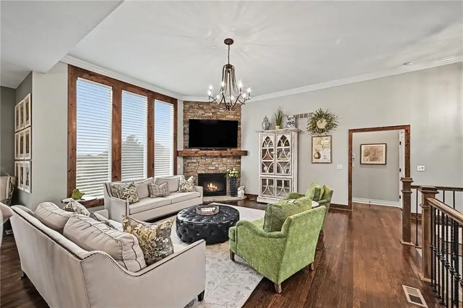 8245 Westlake Drive, Parkville, MO 64152 - #3