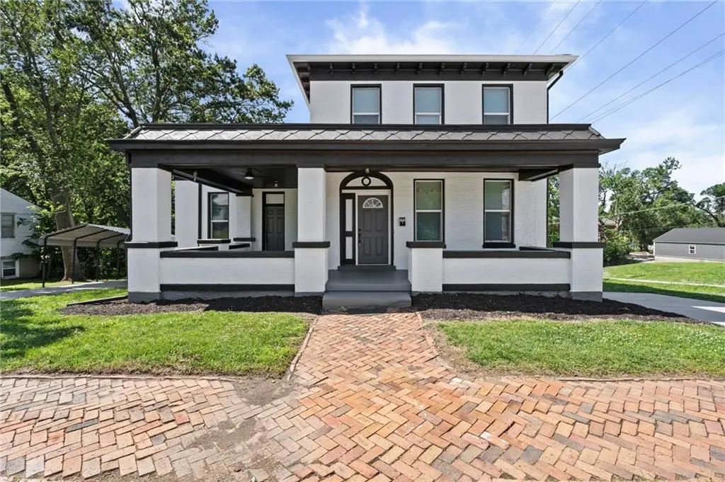 222 W Market Street, Warrensburg, MO 64093 - #1