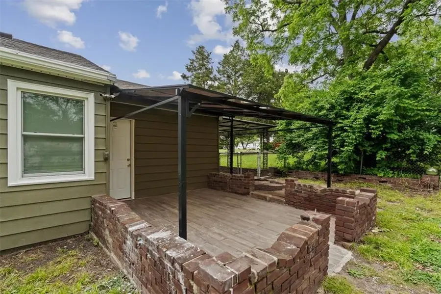 237 E Longfellow Street, Kansas City, MO 64119 - #2