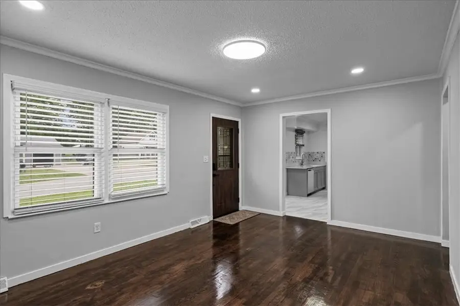 237 E Longfellow Street, Kansas City, MO 64119 - #3