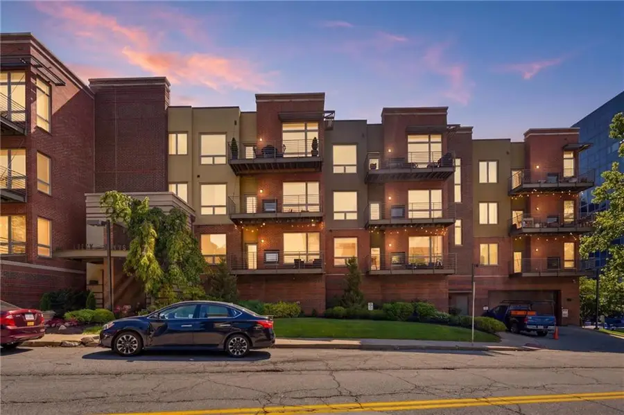 4521 Wornall Road #211, Kansas City, MO 64111 - #3