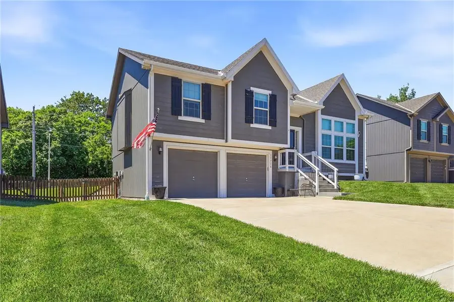 11716 N Farley Avenue, Kansas City, MO 64157 - #2