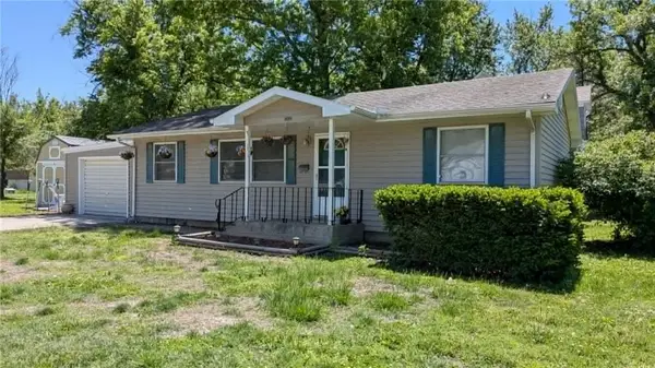 521 N 3rd Street, Iola, KS 66749