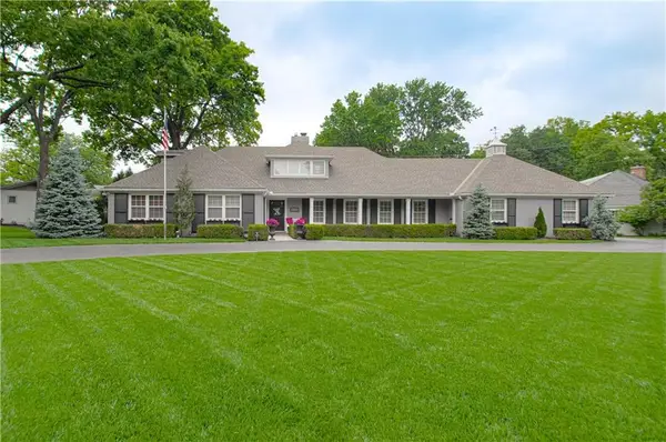 8446 Linden Lane, Prairie Village, KS 66207