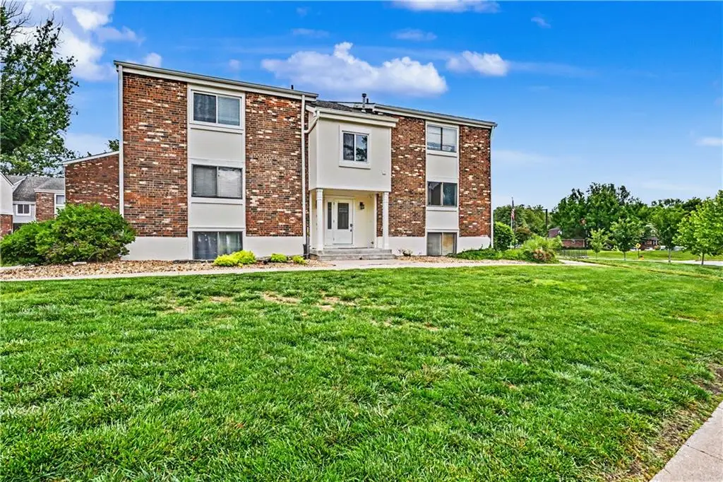 10106 W 96th Terrace #D, Overland Park, KS 66212 - #1