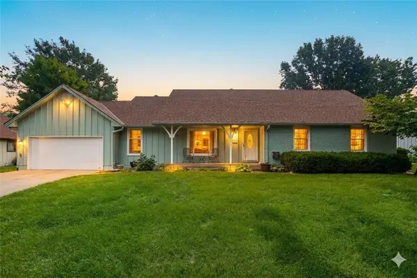 319 SE Ridgeview Drive, Lee's Summit, MO 64063