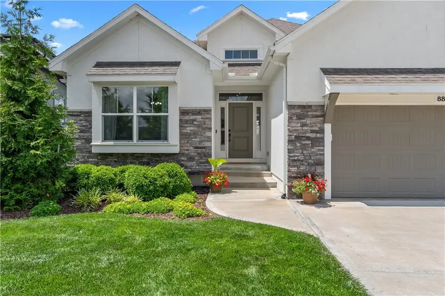 8882 Mccoy Street, Lenexa, KS 66227 - #2