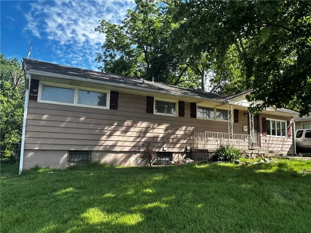 4920 E 40th Terrace, Kansas City, MO 64130 - #1