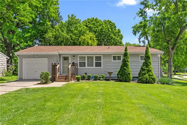 7129 Lowell Avenue, Overland Park, KS 66204