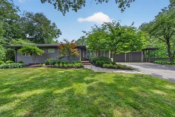 8606 Belinder Road, Leawood, KS 66206