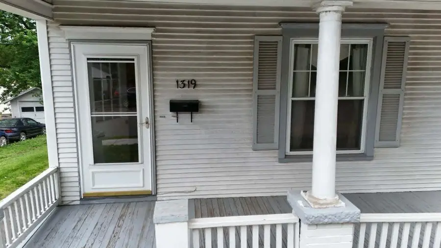 1319 S 22nd Street, Saint Joseph, MO 64507 - #2