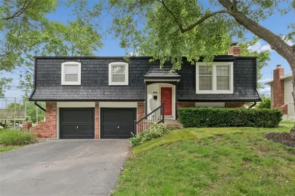 604 S Montclaire Drive, Olathe, KS 66061