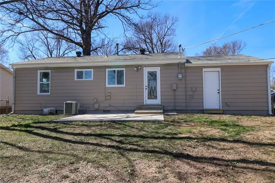 5151 N Winchester Avenue, Kansas City, MO 64119 - #2