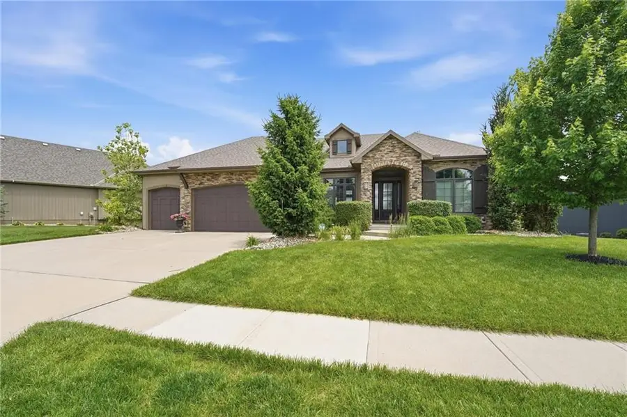 906 Creekmoor Drive, Raymore, MO 64083 - #2