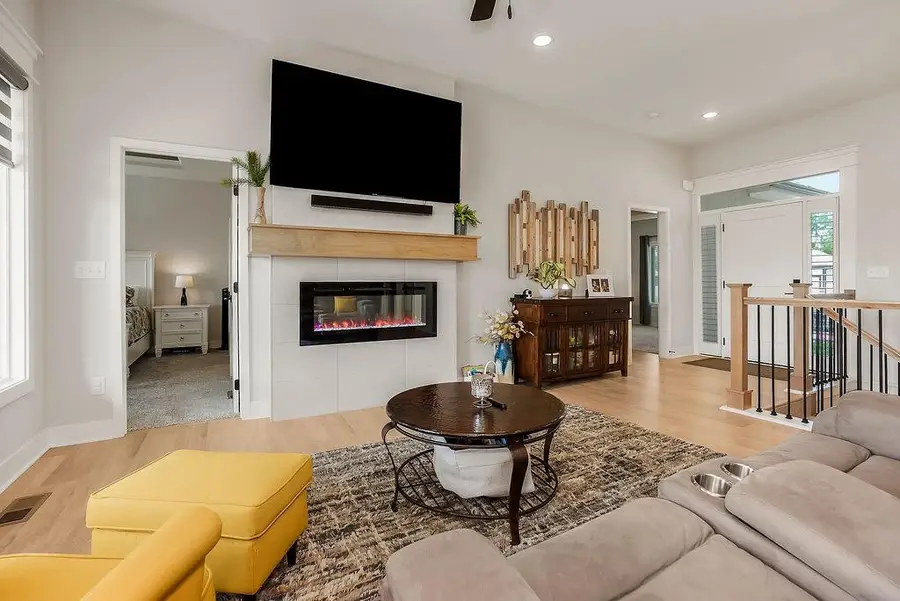 903 NW Crestwood Drive, Grain Valley, MO 64029 - #2