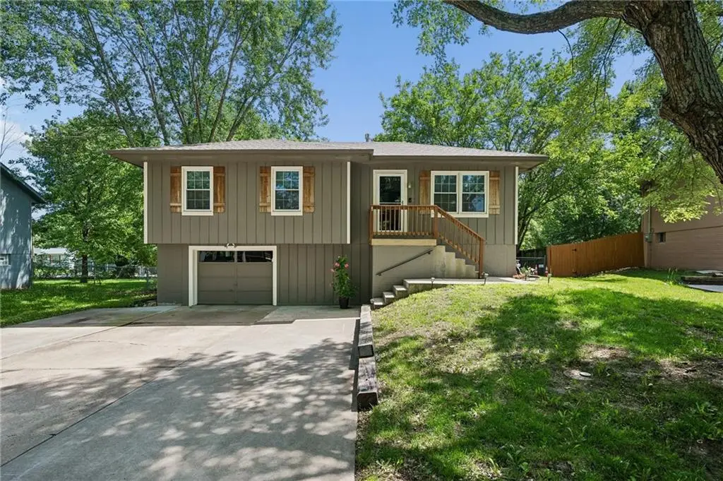 1506 Hawthorn Circle, Pleasant Hill, MO 64080 - #1