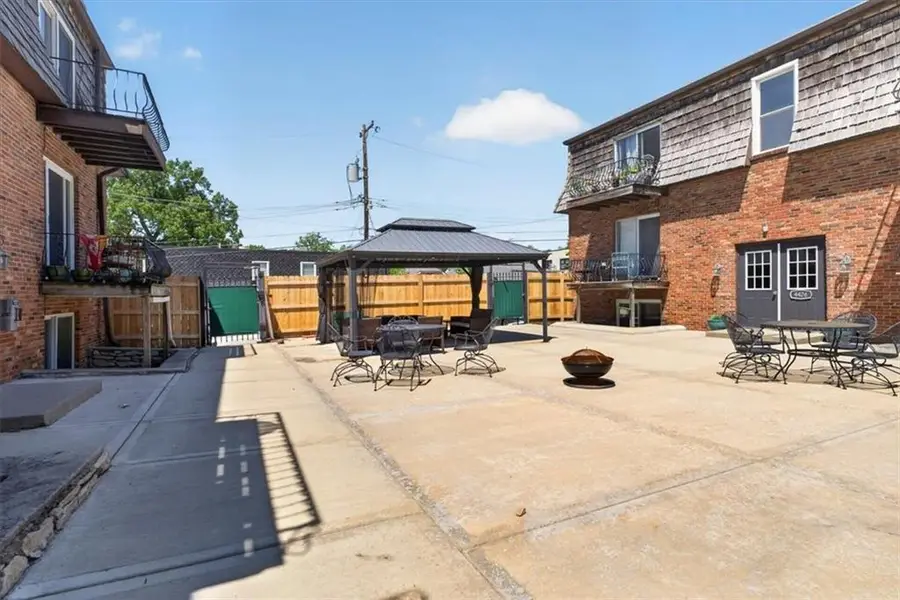 4430 Jarboe Street #2, Kansas City, MO 64111 - #2
