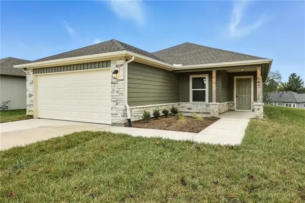 459 Valley View Drive, Tonganoxie, KS 66086